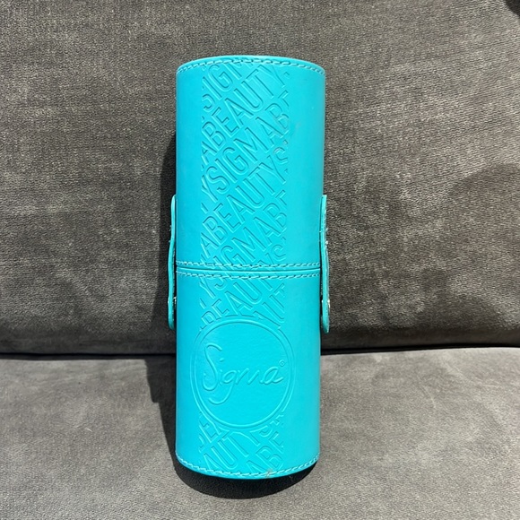 Sigma Brush Set with Case - Picture 2 of 3